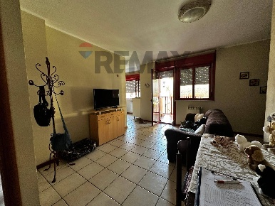 Foto Appartamento in via Trieste 50, Giarre Centro di 80 m² con 4 locali