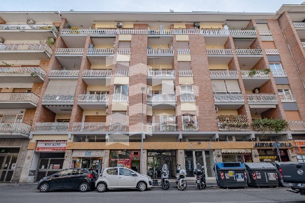 Foto Locale commerciale in Via Mario Fani, Roma Camilluccia - Farnesina