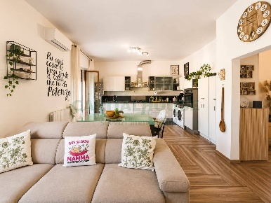 Foto Appartamento in Via Fiorentina, Certaldo Pino di 100 m² con 4 locali
