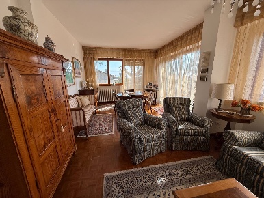 Foto Appartamento in Via U. Giordano, Fermo Centro di 167 m² con 9 locali