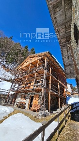 Foto Rustico a Canale d'Agordo di 186 m² con 6 locali in vendita