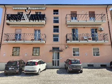 Foto Appartamento in Via Roma 36, Acquaviva Picena di 108 m² con 5 locali