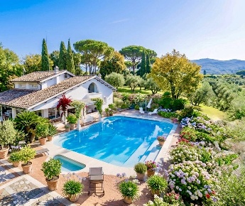 Foto Villa unifamiliare in Largo Dell' Olgiata, Roma Olgiata di 620 m²