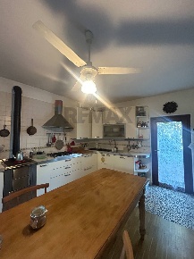 Foto Case indipendenti a Villafranca di Verona di 197 m² con 5 locali