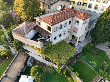 Foto Casa indipendente a Albino Centro di 900 m² con 5 locali in vendita