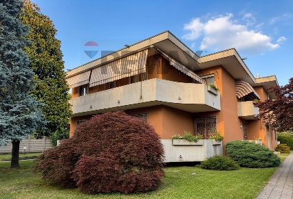 Foto Appartamento in VIA MAMELI 6, Magnago Centro di 100 m² con 3 locali