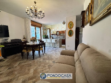 Foto Appartamento in Via Giulio Pastore 17, Salerno di 70 m² con 3 locali