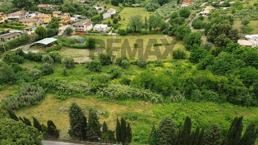 Foto Terreno residenziale a Formello Centro di 11010 m² in vendita