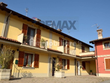 Foto Villa a schiera in via piave 17, Santo Stefano Lodigiano Centro