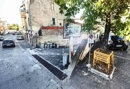 Foto Negozio in Via Amendola  84 - 86, Mentana Centro di 320 m² in vendita