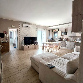 Foto Appartamento in Via Dei Giacinti 22, Misterbianco Centro di 114 m²