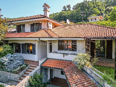 Foto Villa unifamiliare in via marucca 33, Burolo di 265 m² con 5 locali
