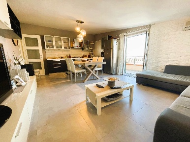 Foto Appartamento in via bouganville, Agrigento di 95 m² con 6 locali