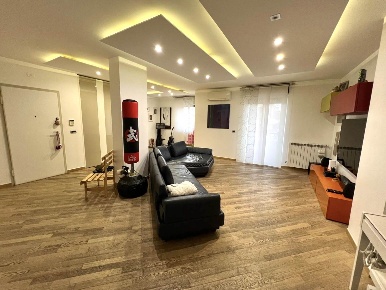 Foto Attico a Canosa di Puglia Centro di 150 m² con 5 locali in vendita
