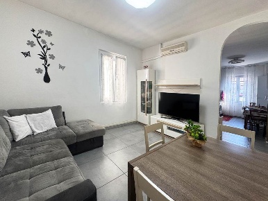 Foto Appartamento in Via Tolstoi Leone 20, Limbiate Centro di 112 m²