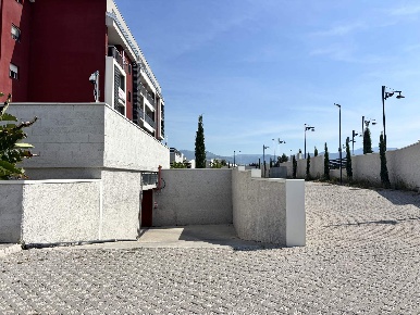 Foto Garage in Viale Stella Maris, Montecorvino Pugliano di 22 m²