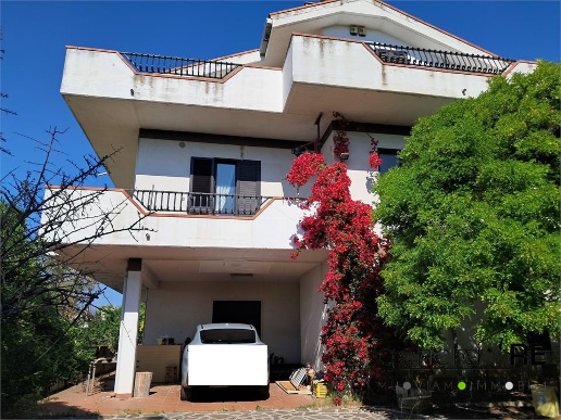 casa indipendente in vendita a Montesilvano in zona Montesilvano Colle