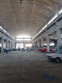 Foto Capannone industriale a Settimo Torinese di 1500 m² con 2 locali