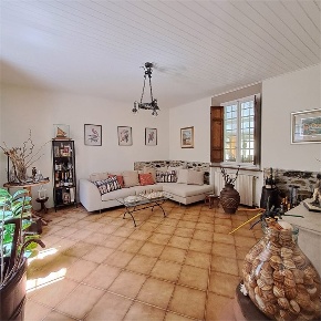 Foto Villa unifamiliare a Massarosa di 220 m² con 6 locali in vendita