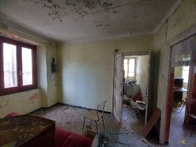 Foto Appartamento in via Fieschi, Montoggio di 68 m² con 5 locali