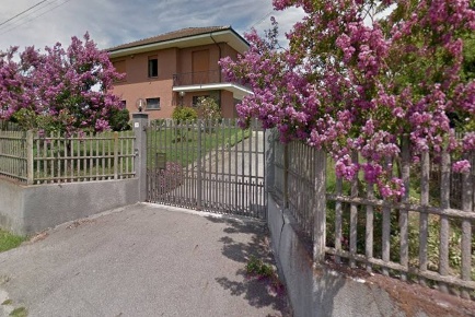 Foto Villa unifamiliare in via Serra Cora, Monale di 206 m² con 7 locali