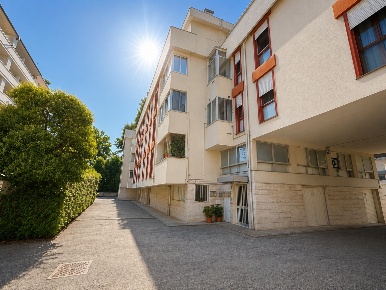 Foto Appartamento a Pontedera Centro di 102 m² con 5 locali in vendita
