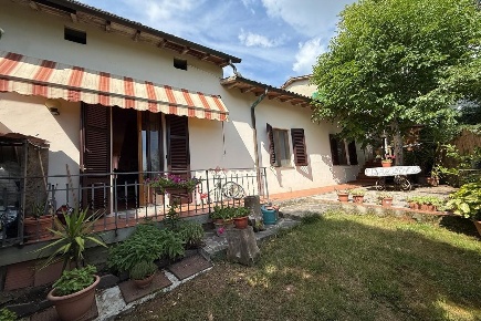 Foto Appartamento a Certaldo Certaldo Alto di 100 m² con 5 locali
