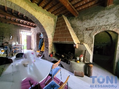 Foto Casale a Empoli Pozzale - Case Nuove di 160 m² con 8 locali in vendita