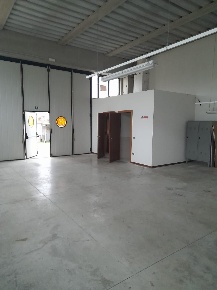 Foto Capannone industriale a Fucecchio Centro di 235 m² con 2 locali
