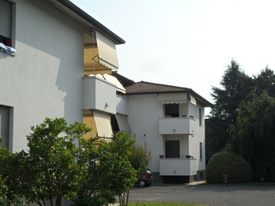 Foto Appartamento a Biassono Zona Industriale di 100 m² con 4 locali