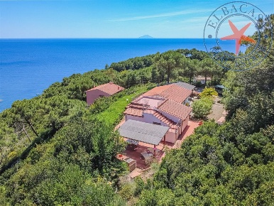 Foto Casa indipendente in Via calone, Capoliveri di 86 m² con 6 locali