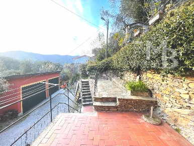Foto Appartamento in Via del Camoglino 15, Avegno di 75 m² con 3 locali