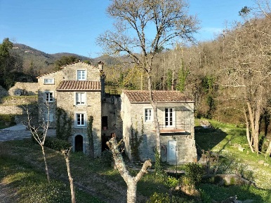 Foto Casale a Castelnuovo Magra Colombiera Molicciara di 310 m² in vendita