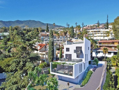 Foto Villa singola in Via Franco Alfano, Sanremo Solaro di 275 m²