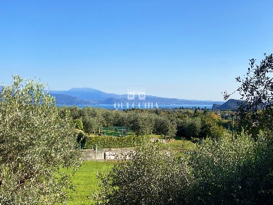 Foto Terreno edificabile in Via Scura, Puegnago del Garda di 2000 m²