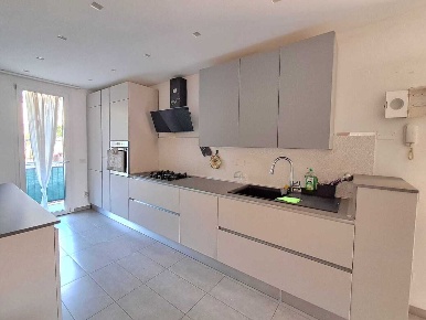 Foto Appartamento a Santo Stefano di Magra di 80 m² con 4 locali in affitto