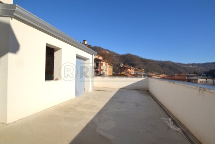 Foto Appartamento a Recoaro Terme Centro di 189 m² con 6 locali in vendita