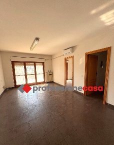 Foto Appartamento a Pomezia con 3 locali in vendita