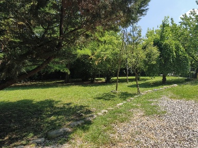 Foto Appartamento in Via Budrione Migliarina Parte Est 37, Carpi di 400 m²