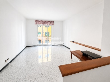 Foto Appartamento in Via Martiri della Libertà 139, Sanremo Borgo di 99 m²