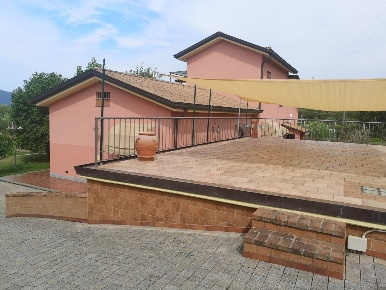 Foto Villa unifamiliare in Via Carbonara 32, Castelnuovo Magra di 260 m²