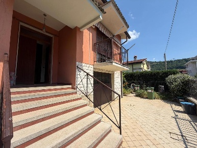 Foto Villa singola in Via F. KENNEDY 13, Coccaglio di 190 m² con 5 locali