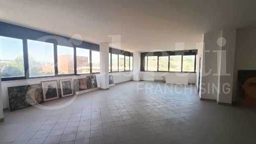 Foto Ufficio in Corso GARIBALDI snc, Orte Orte Scalo di 130 m² con 2 locali