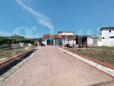 Foto Villa unifamiliare a Siracusa Terrauzza di 101 m² con 3 locali