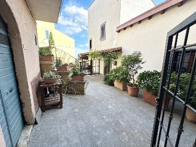 Foto Appartamento in Via Del Santuario 22, Castel Sant'Elia Centro di 65 m²