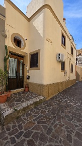 Foto Casa indipendente in Vico Senatore Giuseppe Calcagno 8, Milazzo Centro
