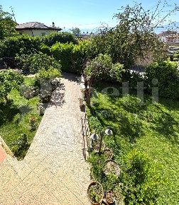 Foto Casa indipendente in Via MASSA D'ALBE 14, Avezzano Centro di 480 m²