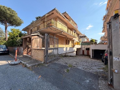 Foto Box in Carolei, Roma Anagnina di 18 m² in affitto