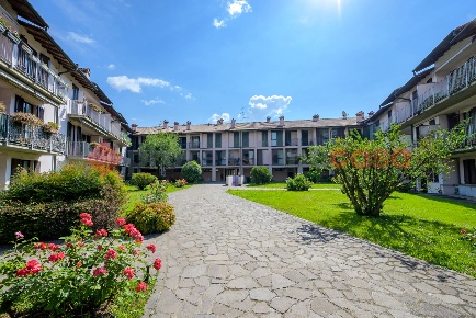 Foto Appartamento in Via Dante 46, Cesano Boscone Centro di 100 m²