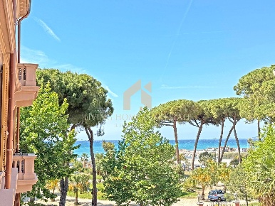 Foto Appartamento in Via Vittorio Veneto, Ventimiglia Centro Città di 99 m²